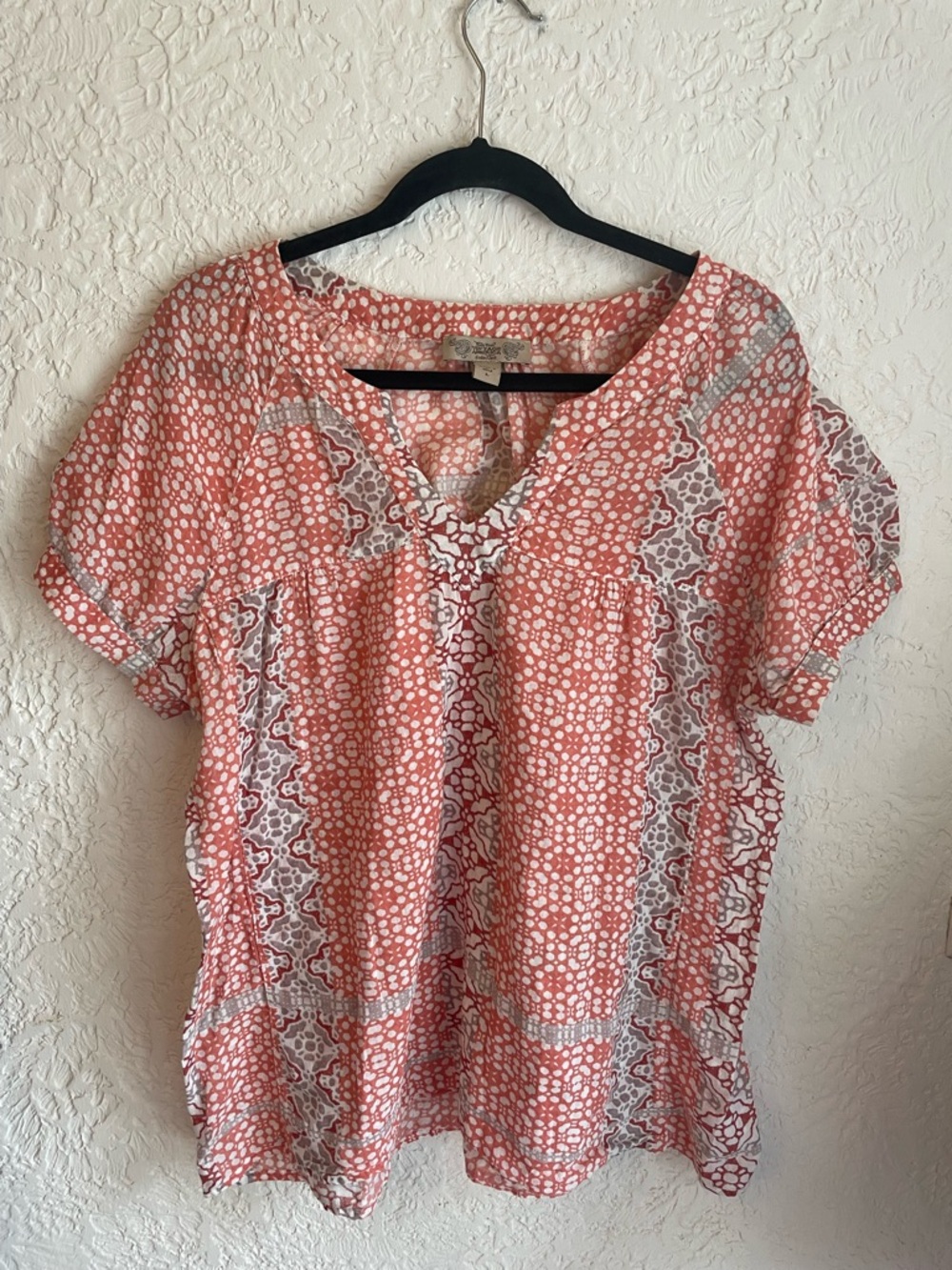 Nine West Vintage America Coral Printed V-Neck Short Sleeve Top
